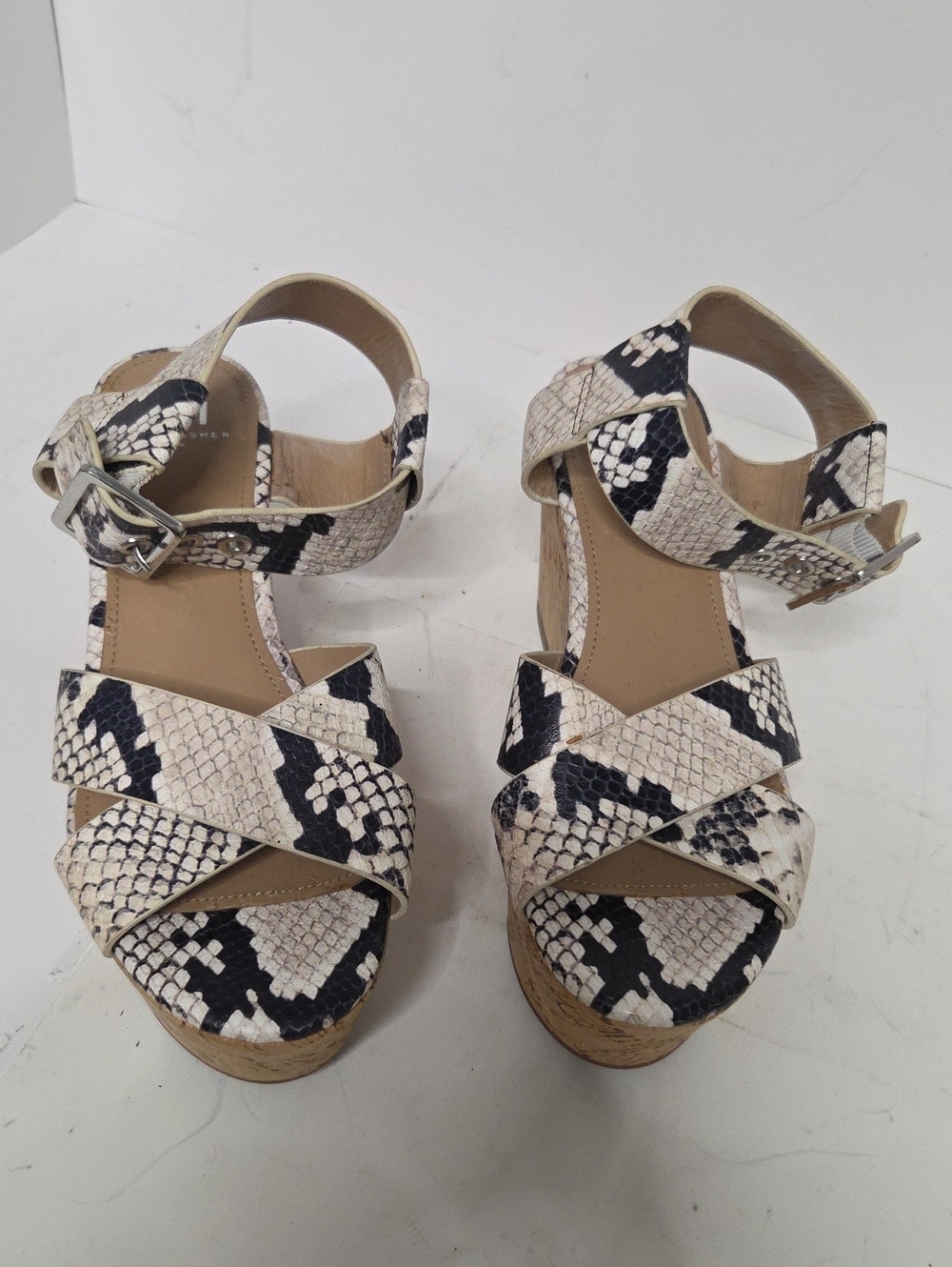 Marc Fisher Snake-Print Platform Sandals in Black & Cream 6.5 Sz